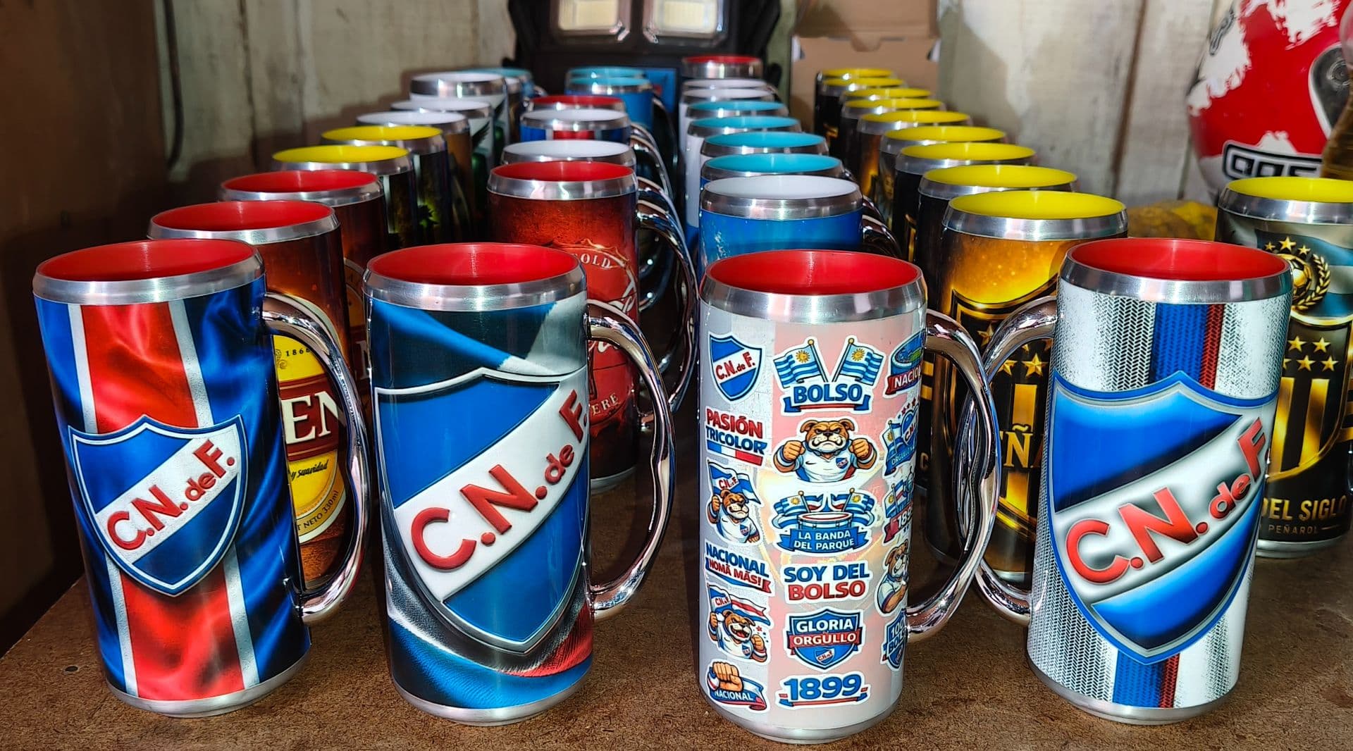 Vasos Artesanales Únicos – Exclusividad Real