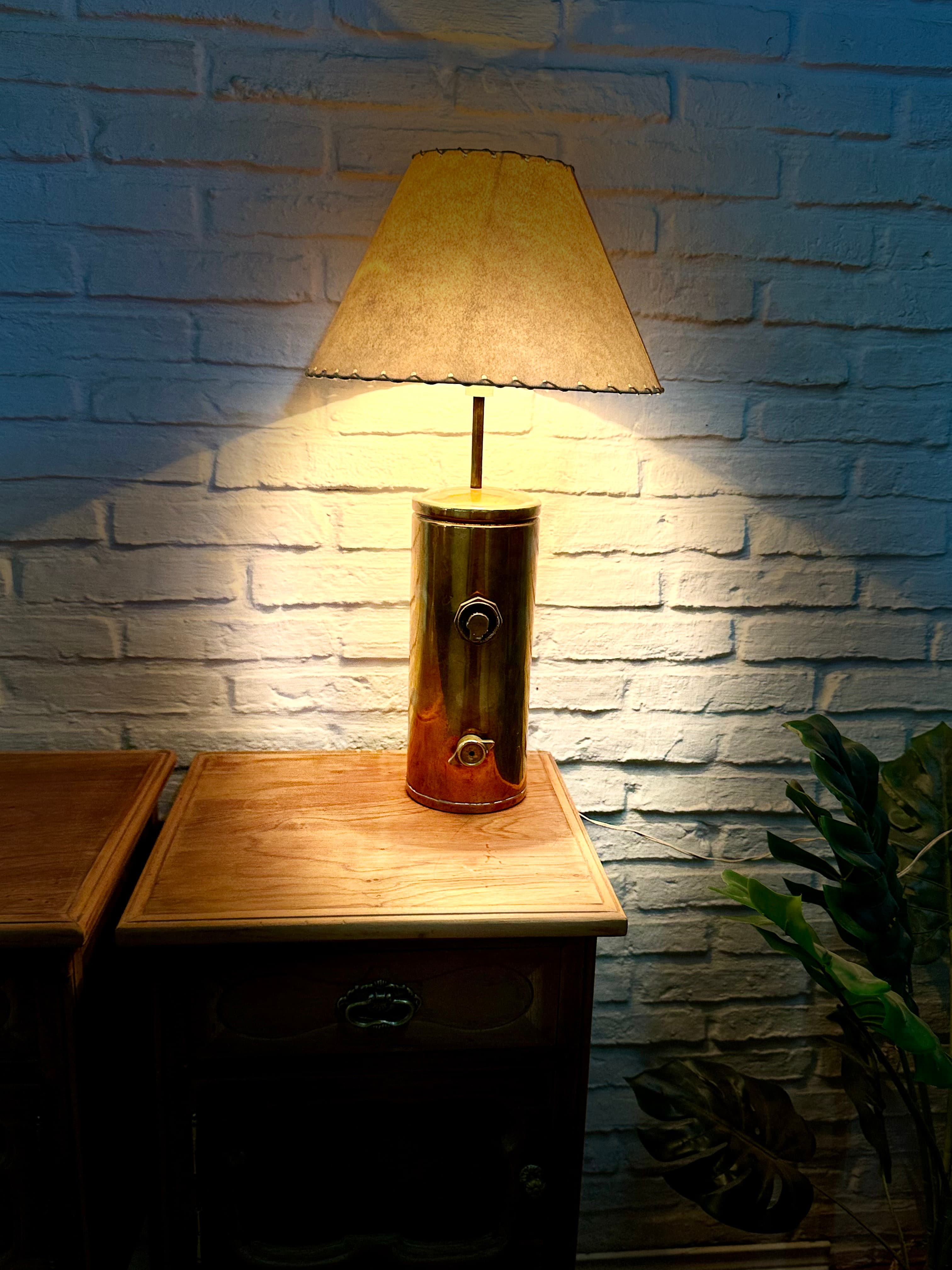 Antigua lámpara de bronce