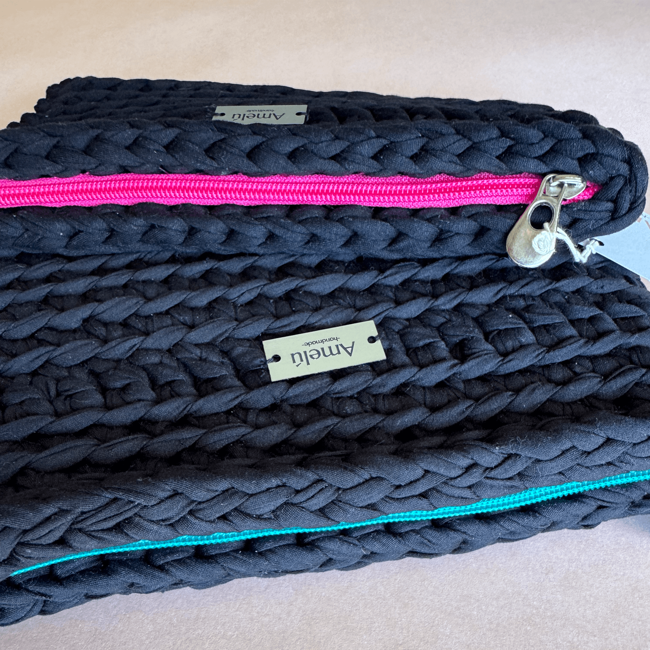 Sobre negro de trapillo