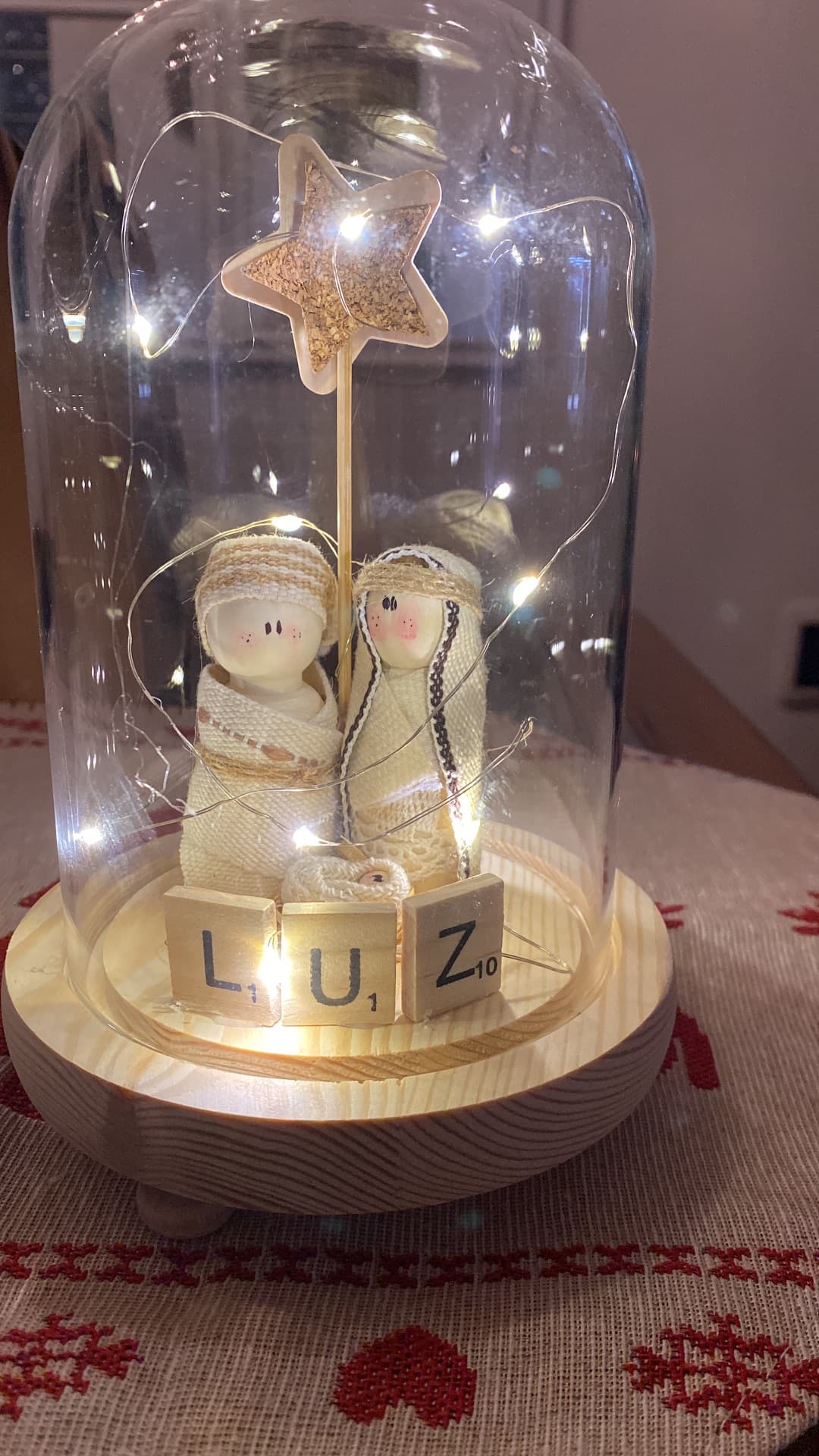 Pesebre en cúpula grande con luz