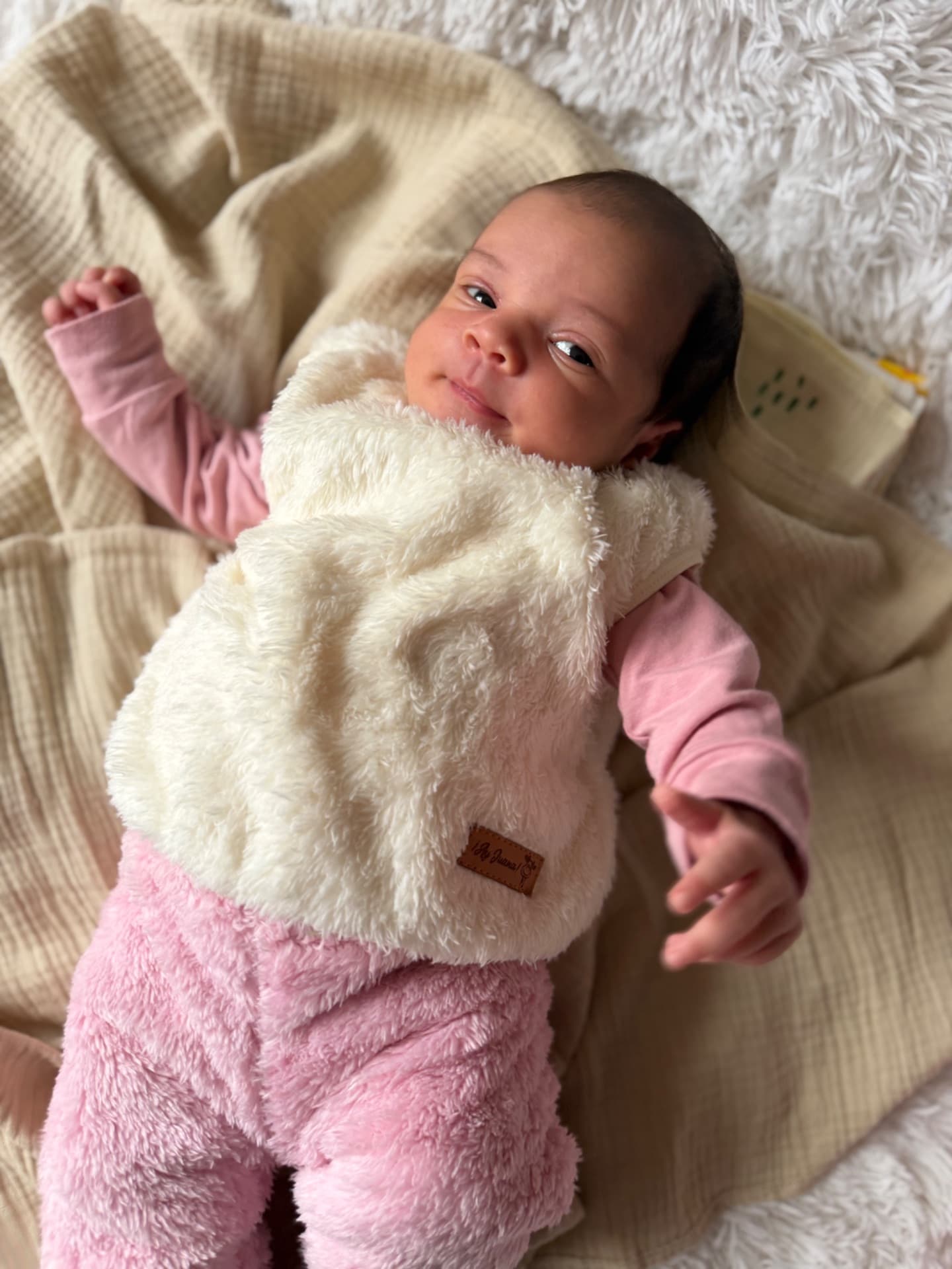 Conjunto bebé chaleco y pantalón