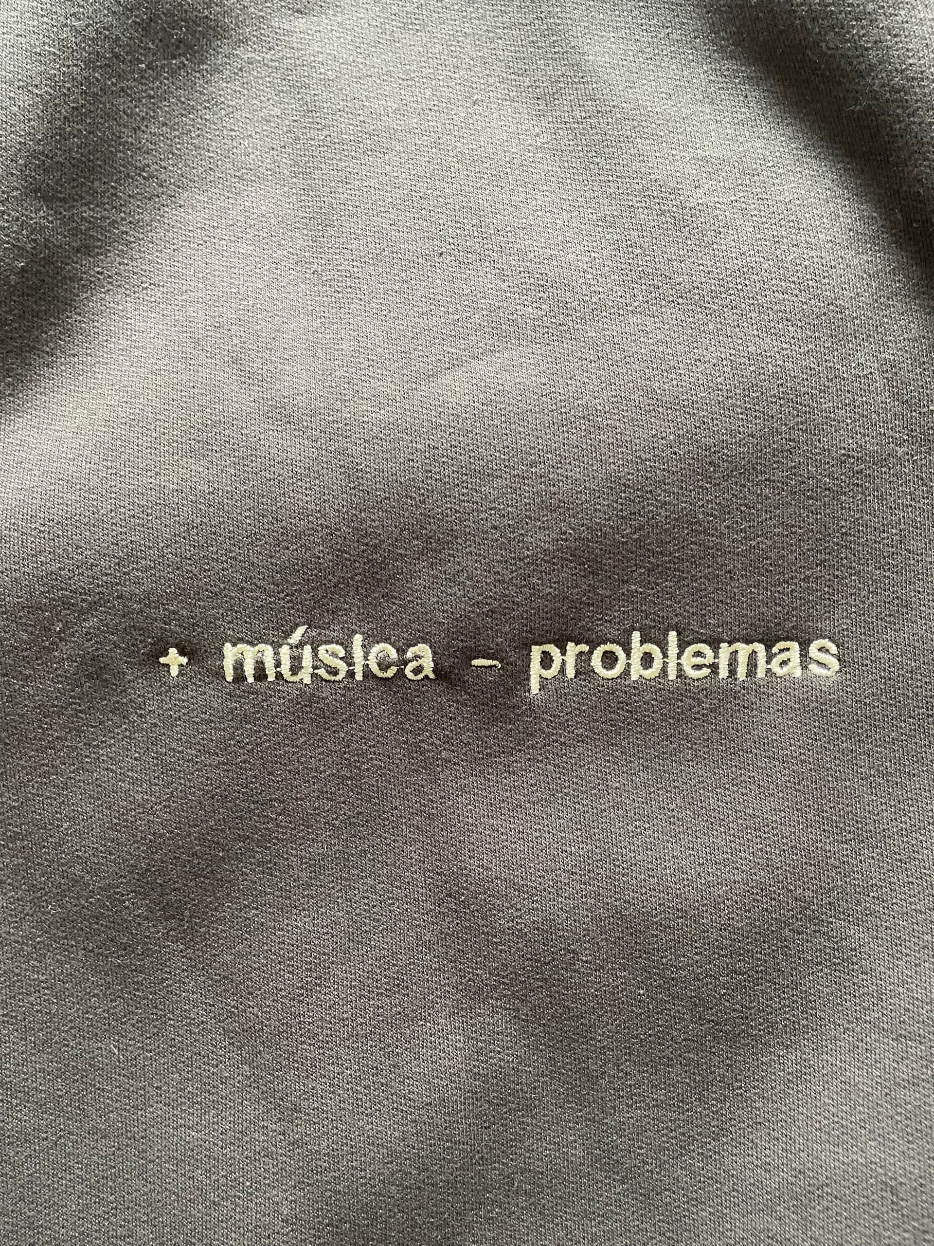Buzo clásico talle L
