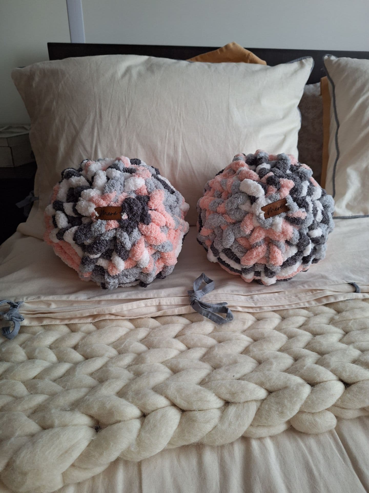 Almohadones redondos de Chenille xxl